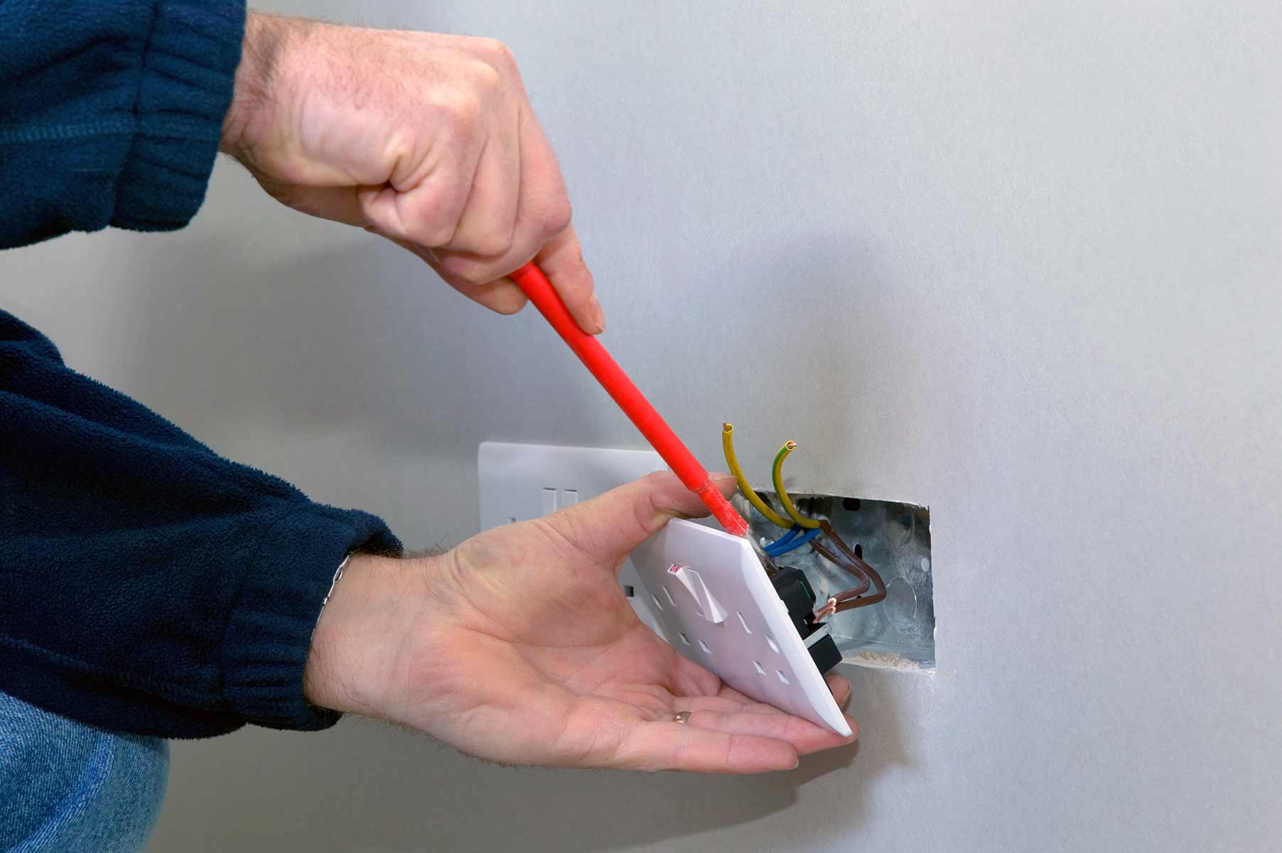 Our electricians can install plug sockets for domestic and commercial proeprties in Upper Edmonton and the local area. 